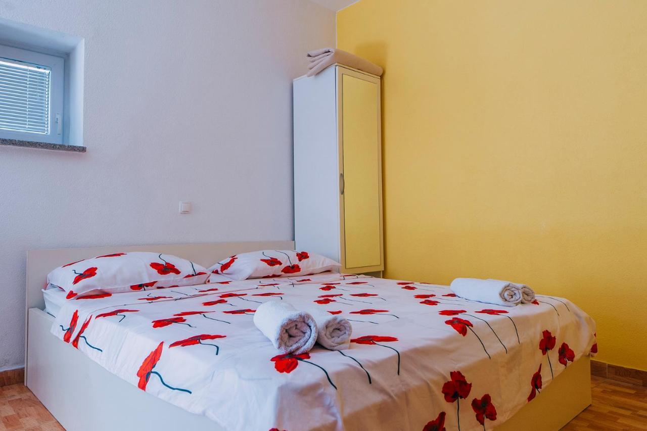 Apartments Luxur Center Baska Voda Luaran gambar