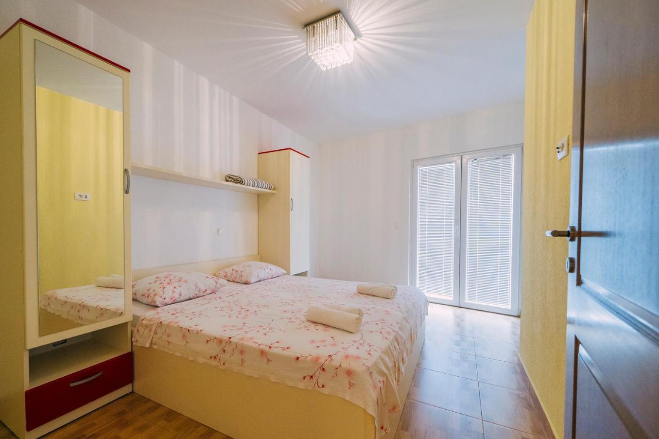 Apartments Luxur Center Baska Voda Luaran gambar