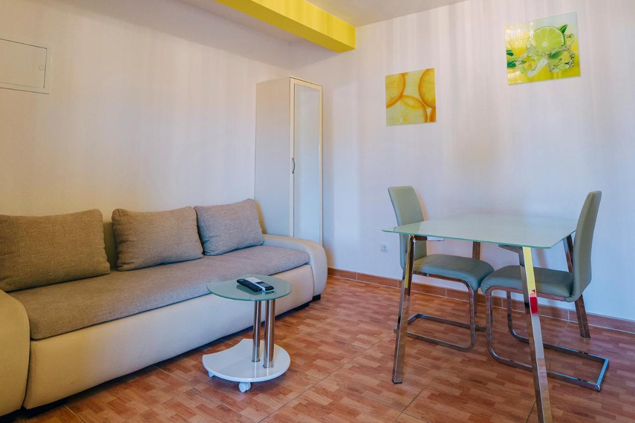 Apartments Luxur Center Baska Voda Luaran gambar