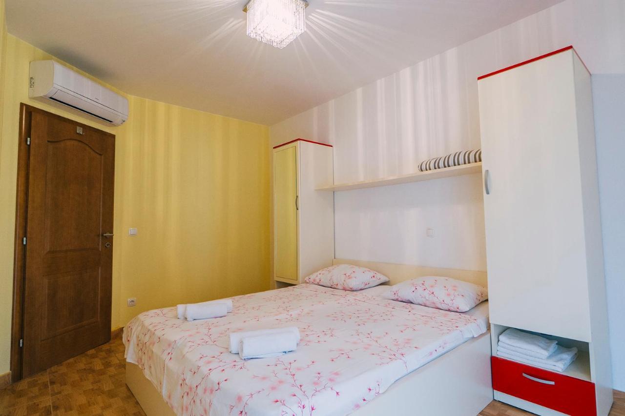 Apartments Luxur Center Baska Voda Luaran gambar