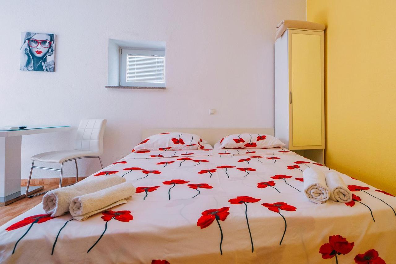 Apartments Luxur Center Baska Voda Luaran gambar